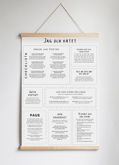 Posterhängare i ek Black & White